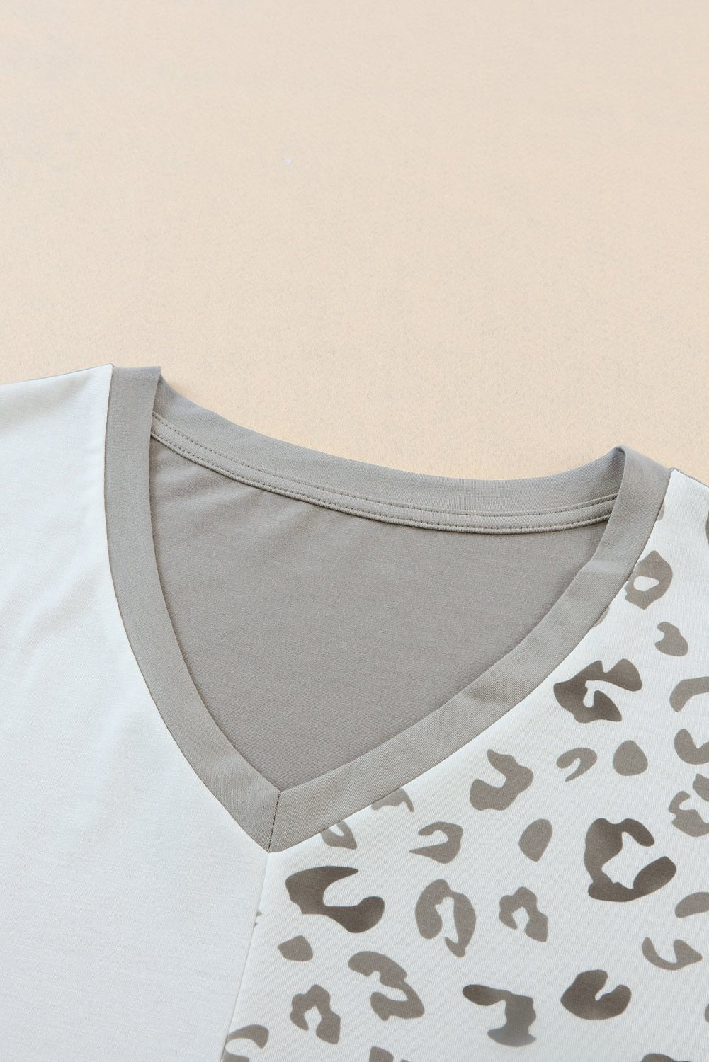 Plus Size Leopard V - Neck T-Shirt - GirlyBayPlus Size ClothesPlus Size Leopard V - Neck T-Shirt1001009924920901XLight GrayGirlyBayPlus Size Leopard V - Neck T-Shirt