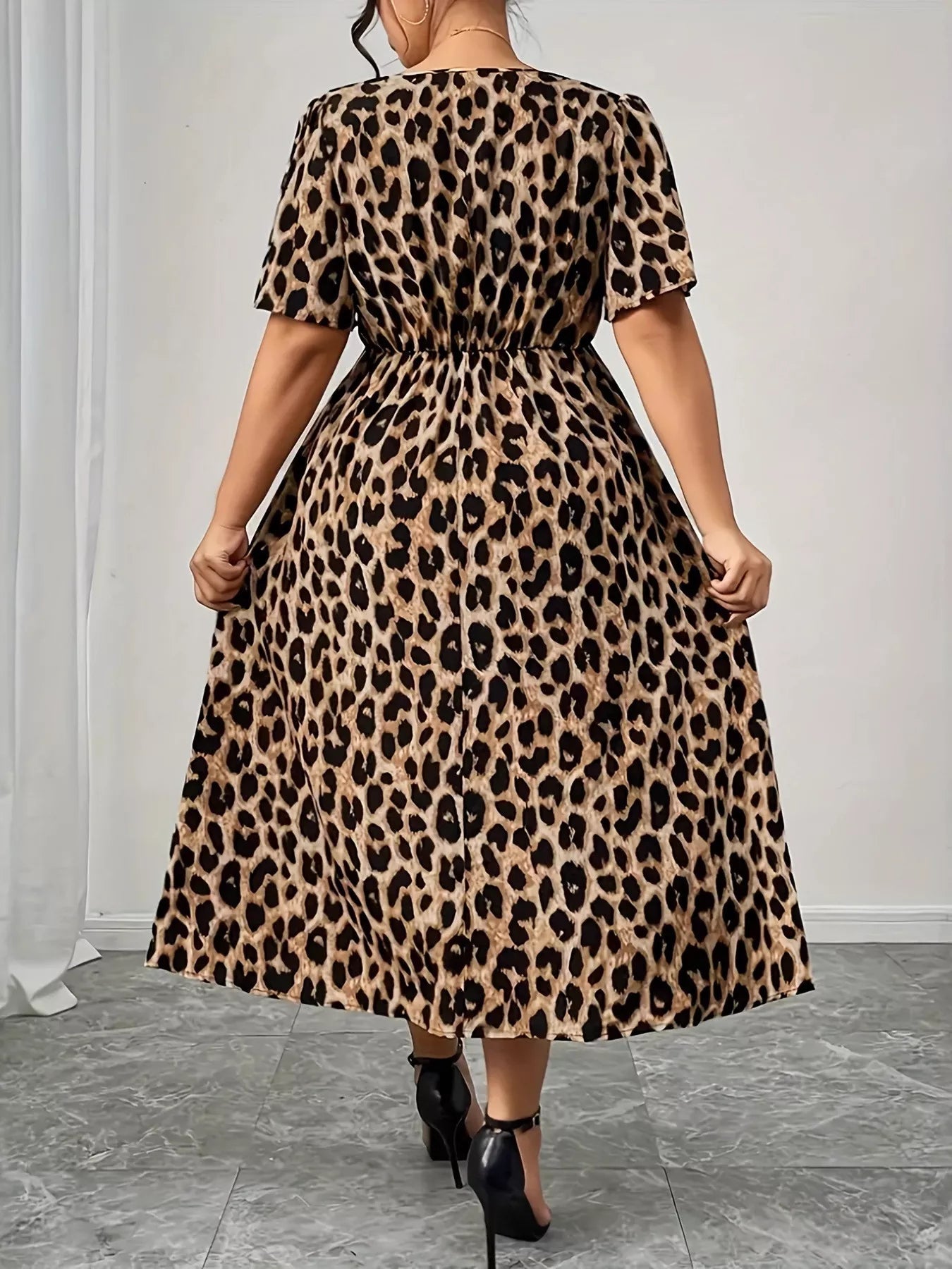 Plus Size Twisted Front Leopard Short Sleeve Dress - GirlyBayCasual Dressesff131d92d6844e178ae65162a8dbb51b - Max - Origin1001001677987991XLLeopardGirlyBayff131d92d6844e178ae65162a8dbb51b - Max - OriginPlus Size Twisted Front Leopard Short Sleeve DressCasual DressesGirlyBay100100167798799