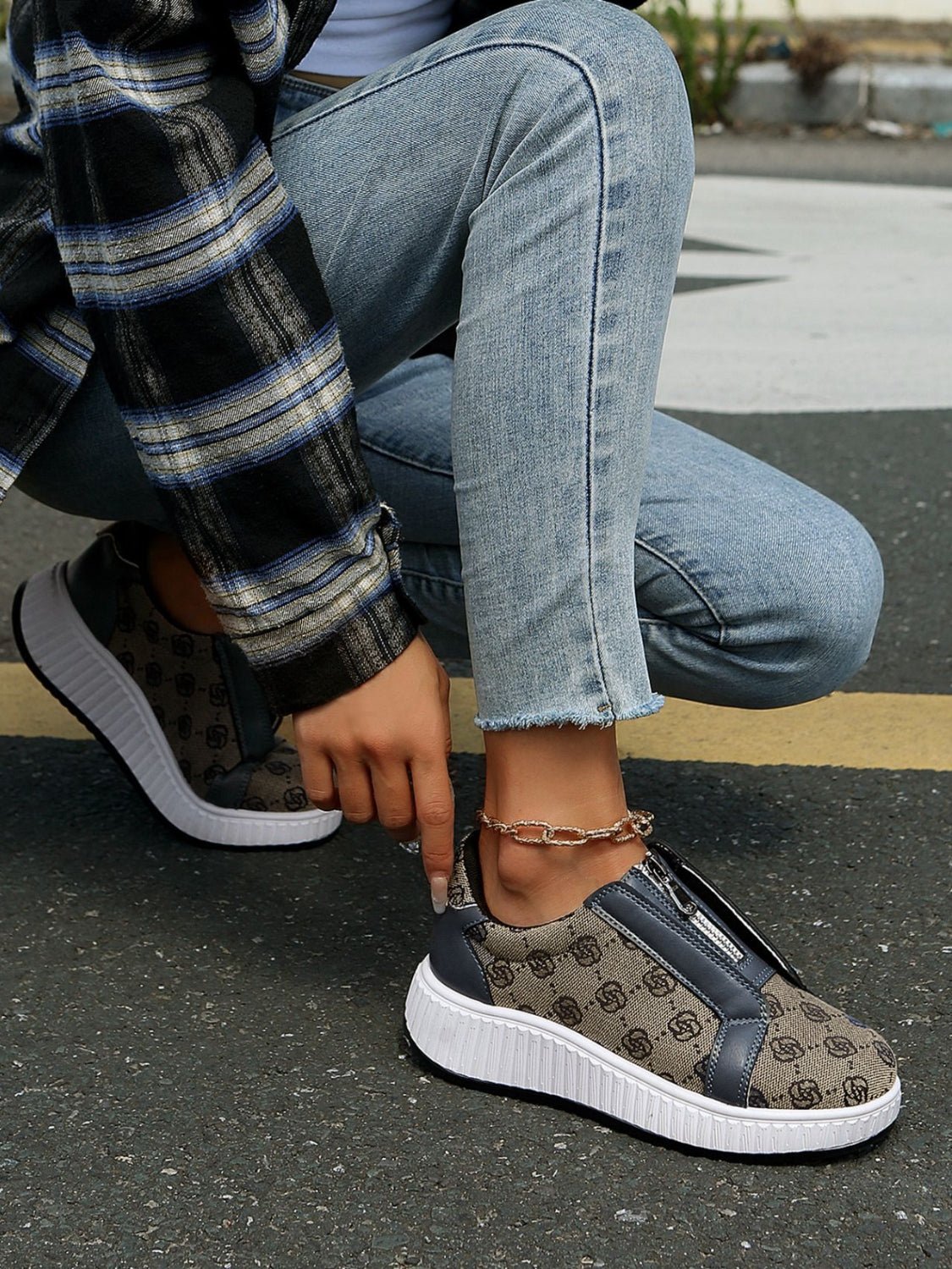 Floral Round Toe Sneakers with Zip - GirlyBayShoesFloral Round Toe Sneakers with Zip10060020368180536(US5)Olive BrownGirlyBayFloral Round Toe Sneakers with Zip