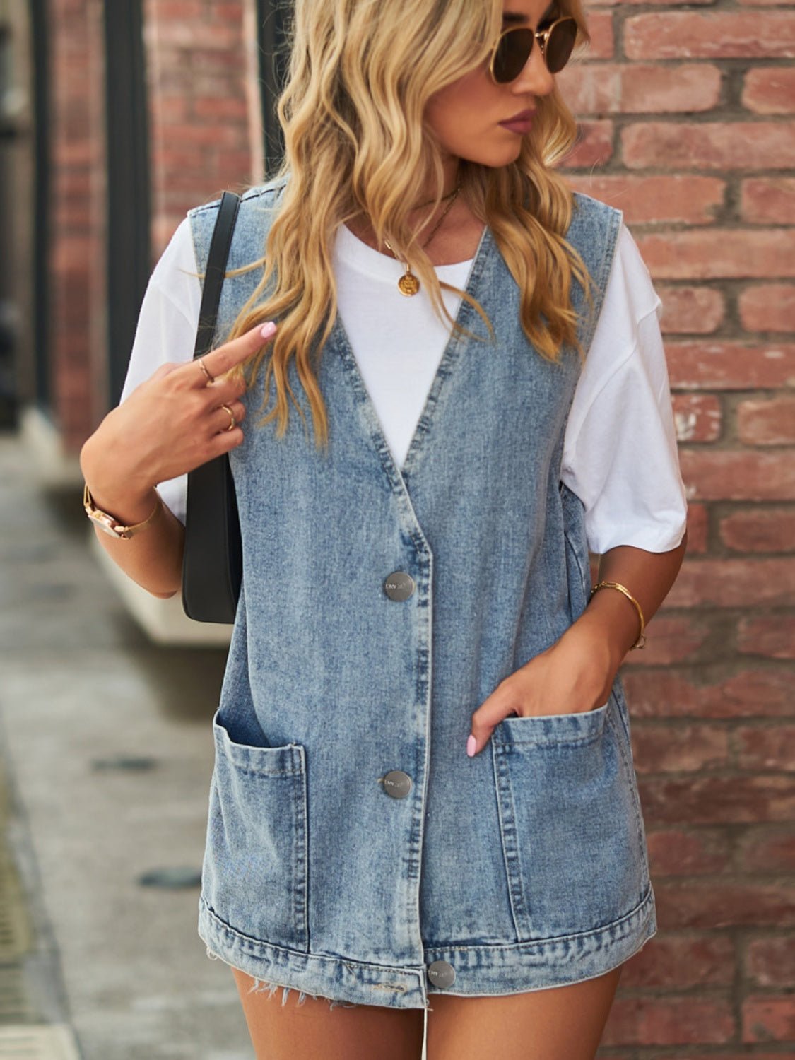 Full Size V - Neck Button Up Denim Vest - GirlyBayJeans & DenimFull Size V - Neck Button Up Denim Vest100100548452099SBlackGirlyBayFull Size V - Neck Button Up Denim Vest