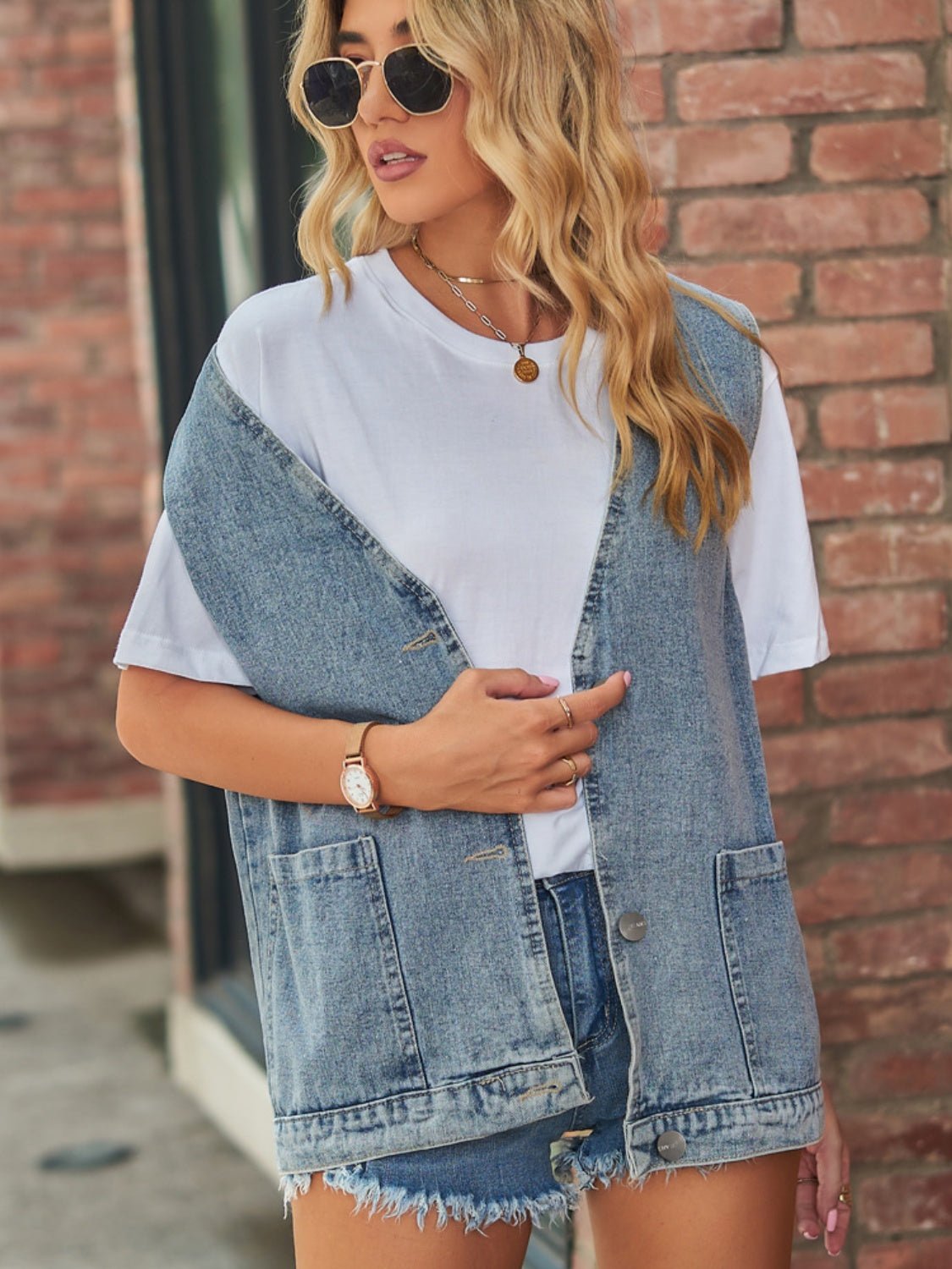 Full Size V - Neck Button Up Denim Vest - GirlyBayJeans & DenimFull Size V - Neck Button Up Denim Vest100100548452099SBlackGirlyBayFull Size V - Neck Button Up Denim Vest