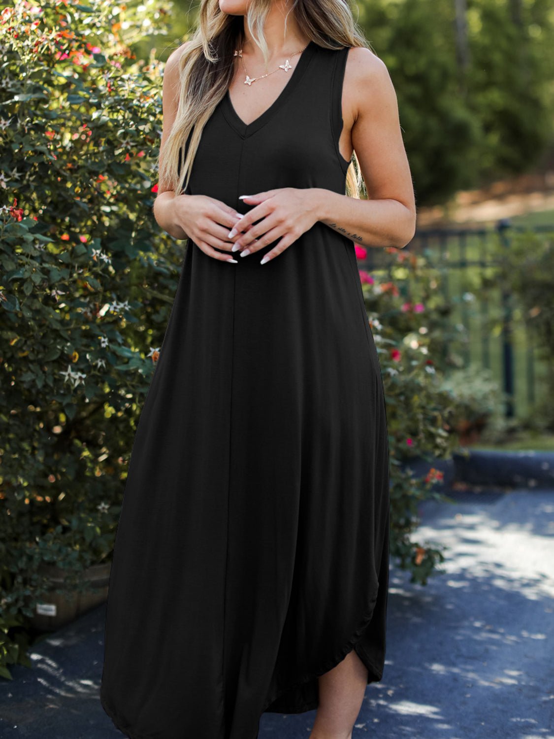 Full Size V - Neck Midi Tank Dress - GirlyBayMaxi DressesFull Size V - Neck Midi Tank Dress100100693698112SBlackGirlyBayFull Size V - Neck Midi Tank Dress