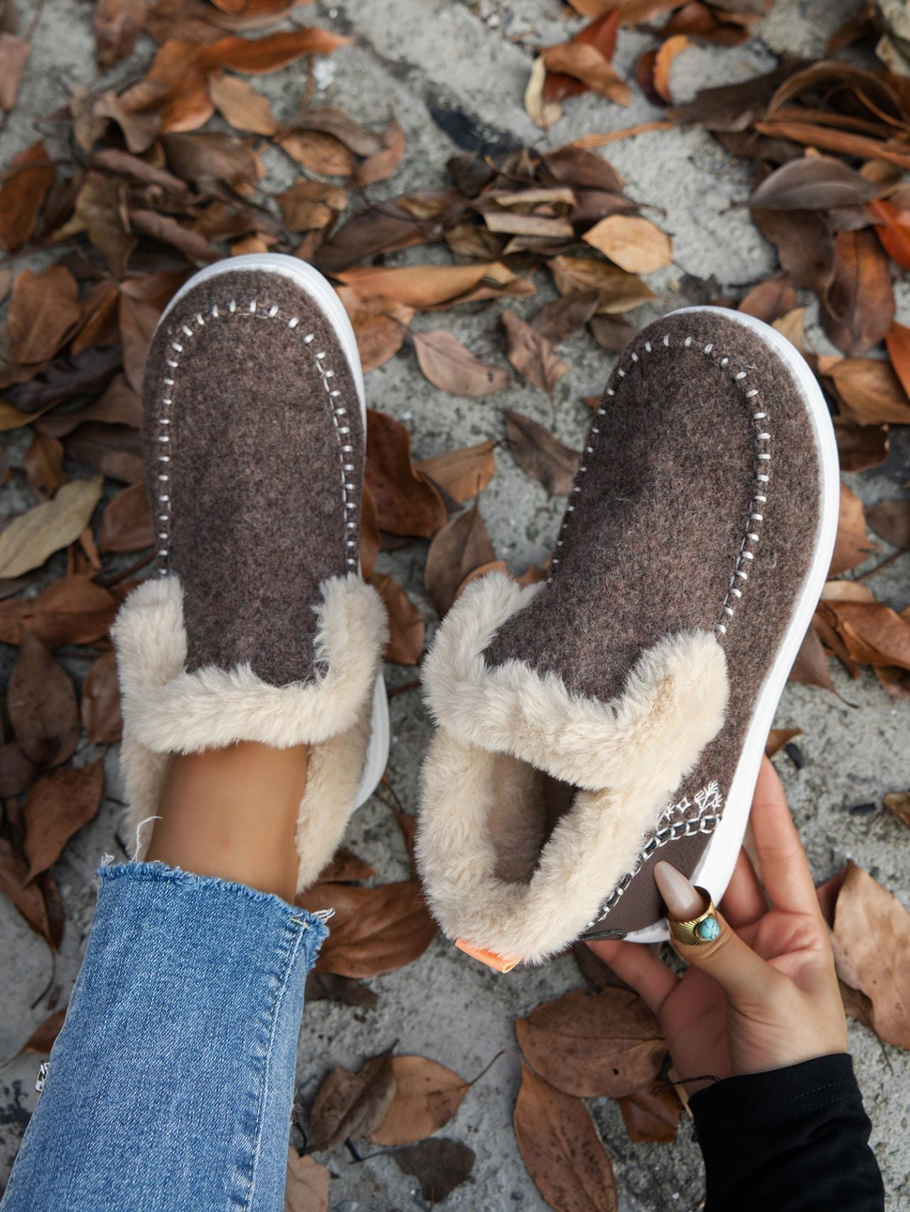 Furry Suede Round Toe Flat Sneakers - GirlyBayShoesFurry Suede Round Toe Flat Sneakers10060013331910436(US5)ChocolateGirlyBayFurry Suede Round Toe Flat Sneakers