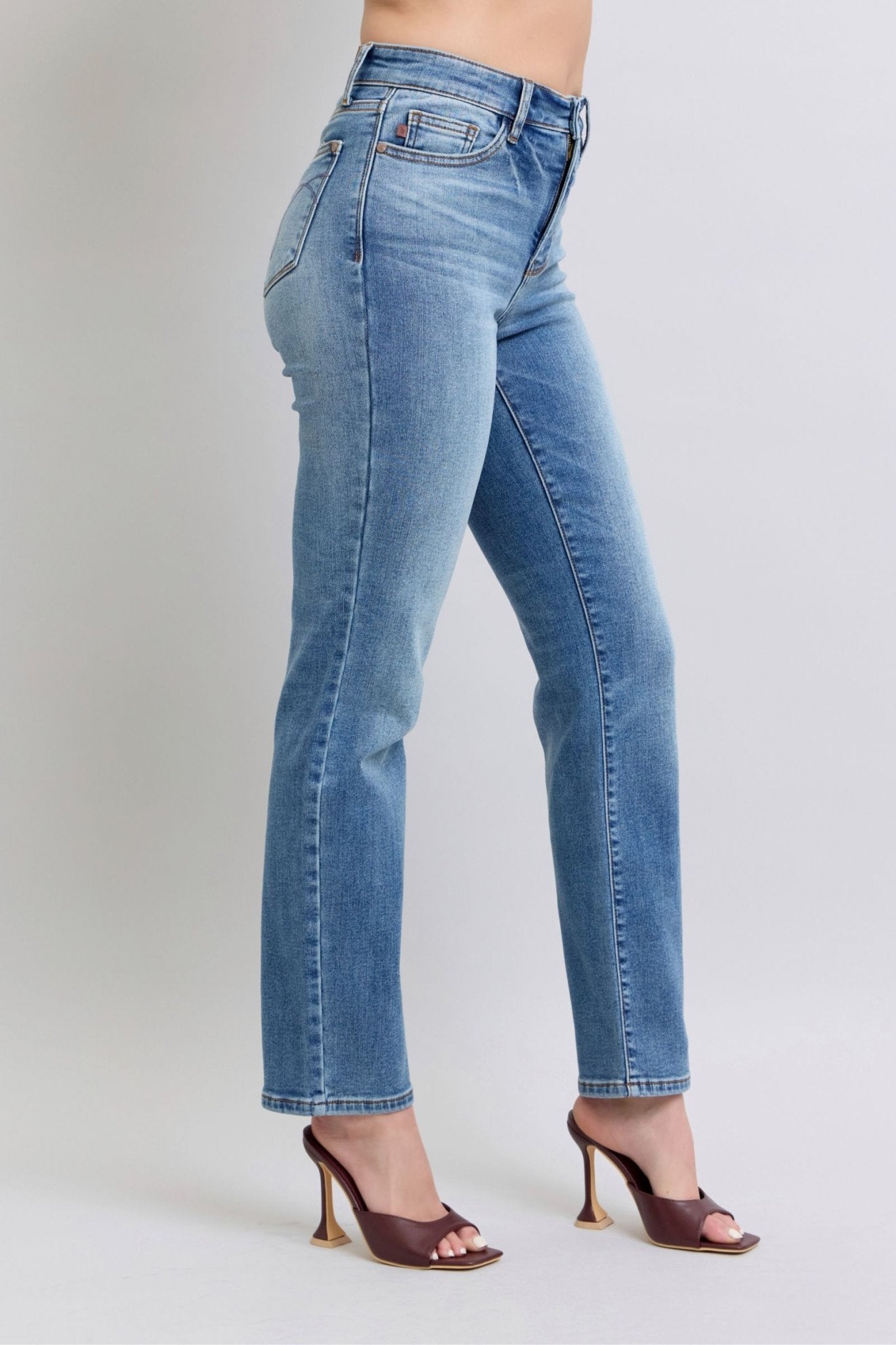 Judy Blue Full Size Run Vintage Wash Thermal Straight Jeans - GirlyBayJeans & DenimJudy Blue Full Size Run Vintage Wash Thermal Straight Jeans1001007872712250(24)MediumGirlyBayJudy Blue Full Size Run Vintage Wash Thermal Straight Jeans