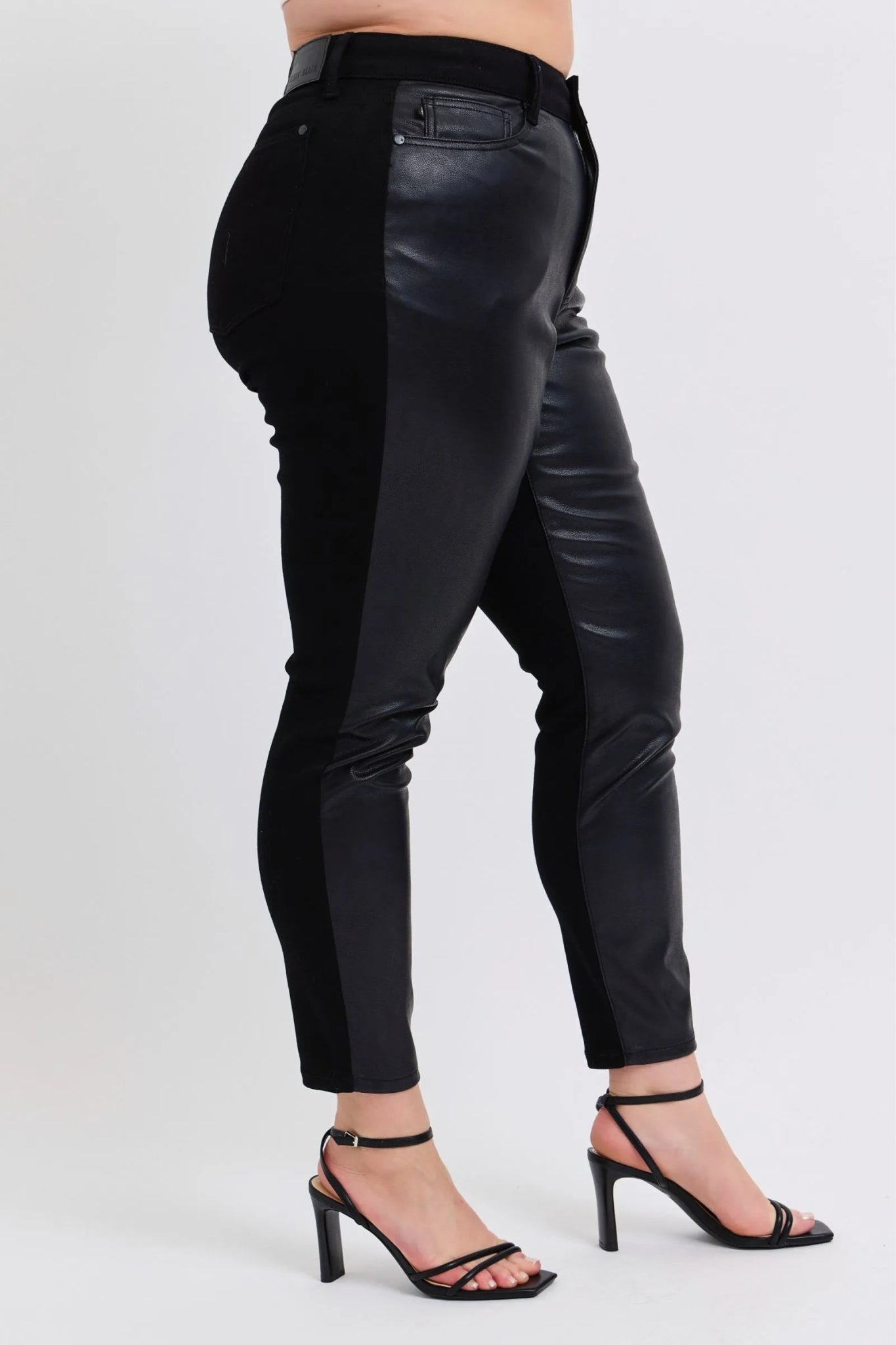 Judy Blue Plus Size HW Faux Leather Skinny Pants - GirlyBayPlus Size Clothes8d4058f2 - c1b8 - 466e - b43a - 8dd462472f03 - Max - Origin10010010569133814WBlackGirlyBay8d4058f2 - c1b8 - 466e - b43a - 8dd462472f03 - Max - OriginJudy Blue Plus Size HW Faux Leather Skinny PantsPlus Size ClothesGirlyBay100100105691338