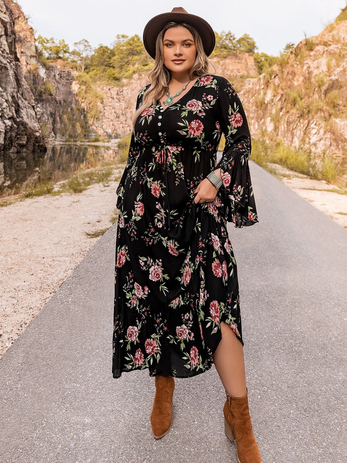 Plus Size Floral Flare Sleeve Dress - GirlyBayPlus Size Floral Flare Sleeve Dress1001019574318700XLBlackGirlyBayPlus Size Floral Flare Sleeve Dress