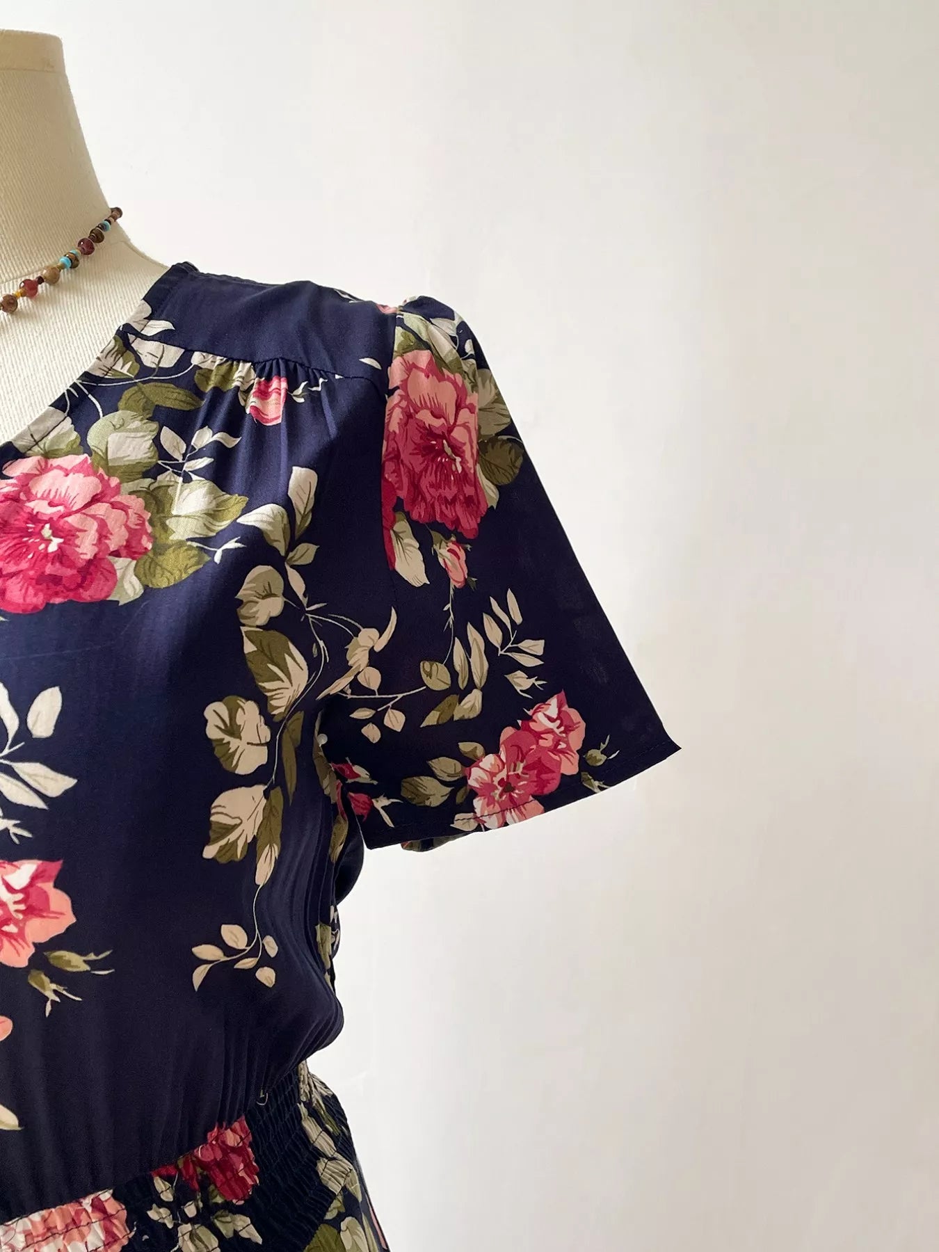 Plus Size Floral Print Short Sleeves V - Neck Dress - GirlyBayCasual Dresses142655b9 - f773 - 4ba4 - b41c - a6f06f1b80e1 - Max - Origin1001002103817010XLDark BlueGirlyBay142655b9 - f773 - 4ba4 - b41c - a6f06f1b80e1 - Max - OriginPlus Size Floral Print Short Sleeves V - Neck DressCasual DressesGirlyBay100100210381701