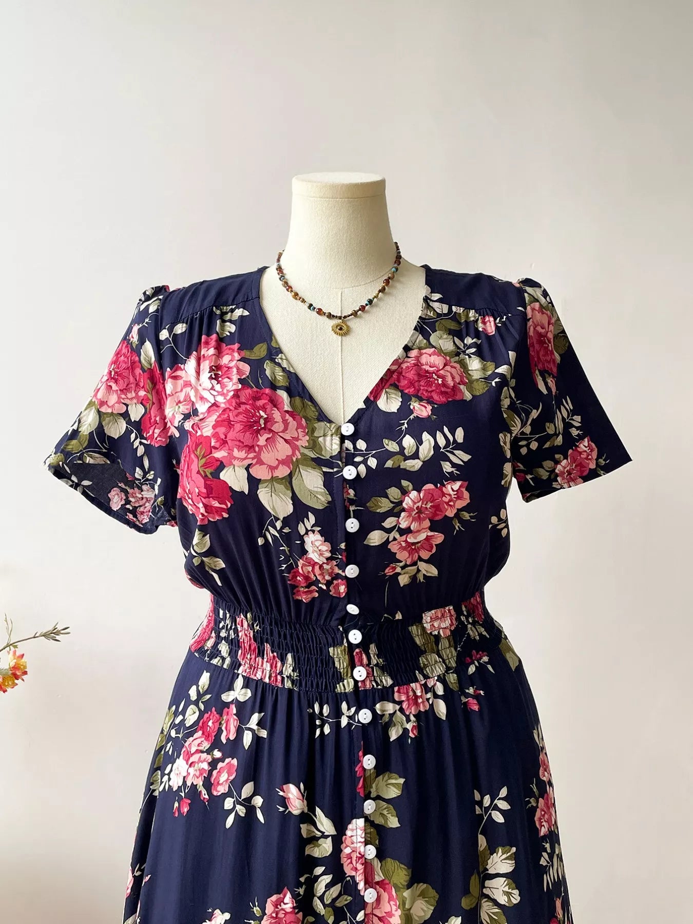 Plus Size Floral Print Short Sleeves V - Neck Dress - GirlyBayCasual Dresses4e497444 - 5214 - 4752 - af0b - 39b18155c38d - Max - Origin1001002103817010XLDark BlueGirlyBay4e497444 - 5214 - 4752 - af0b - 39b18155c38d - Max - OriginPlus Size Floral Print Short Sleeves V - Neck DressCasual DressesGirlyBay100100210381701