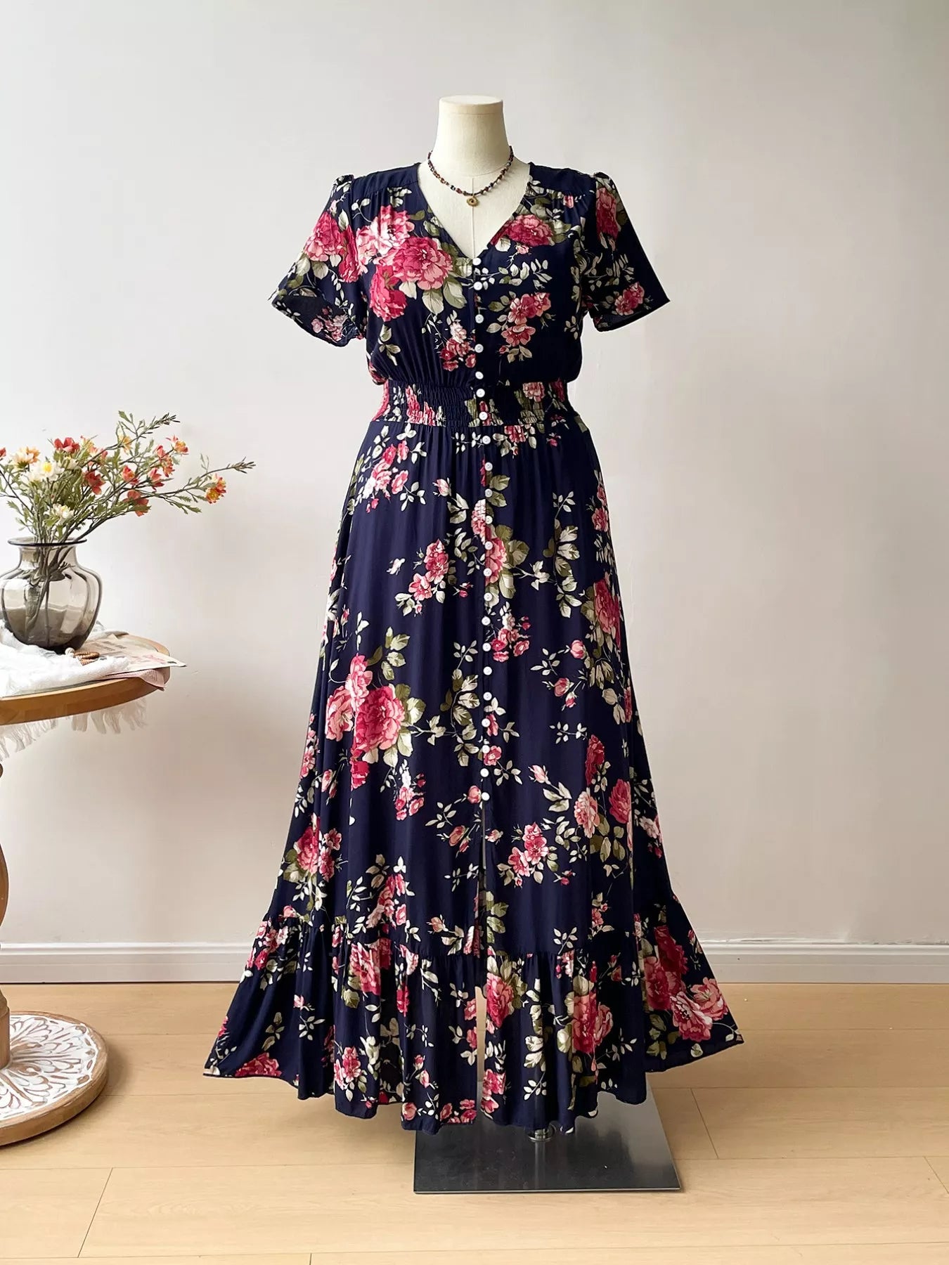 Plus Size Floral Print Short Sleeves V - Neck Dress - GirlyBayCasual Dressesd0075633 - 132a - 45f2 - bb01 - 355712cd24ef - Max - Origin1001002103817010XLDark BlueGirlyBayd0075633 - 132a - 45f2 - bb01 - 355712cd24ef - Max - OriginPlus Size Floral Print Short Sleeves V - Neck DressCasual DressesGirlyBay100100210381701