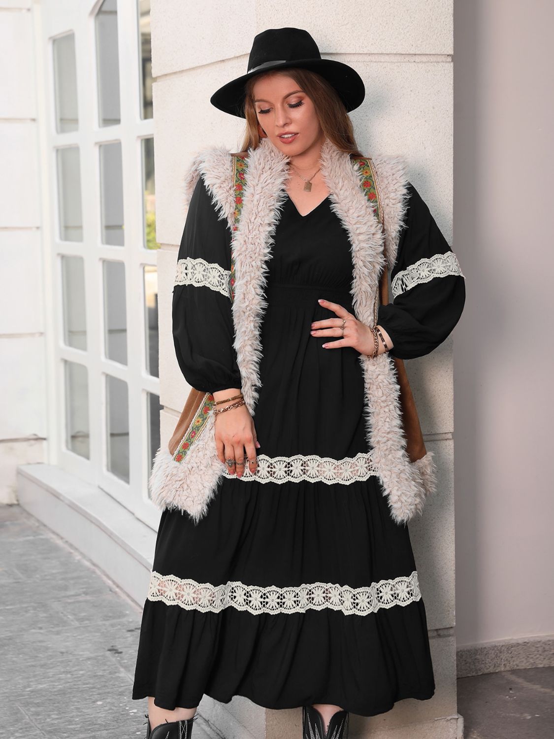 Plus Size Lace Detail V - Neck Long Sleeve Midi Dress - GirlyBayPlus Size ClothesPlus Size Lace Detail V - Neck Long Sleeve Midi Dress1001006283818660XLBlackGirlyBayPlus Size Lace Detail V - Neck Long Sleeve Midi Dress