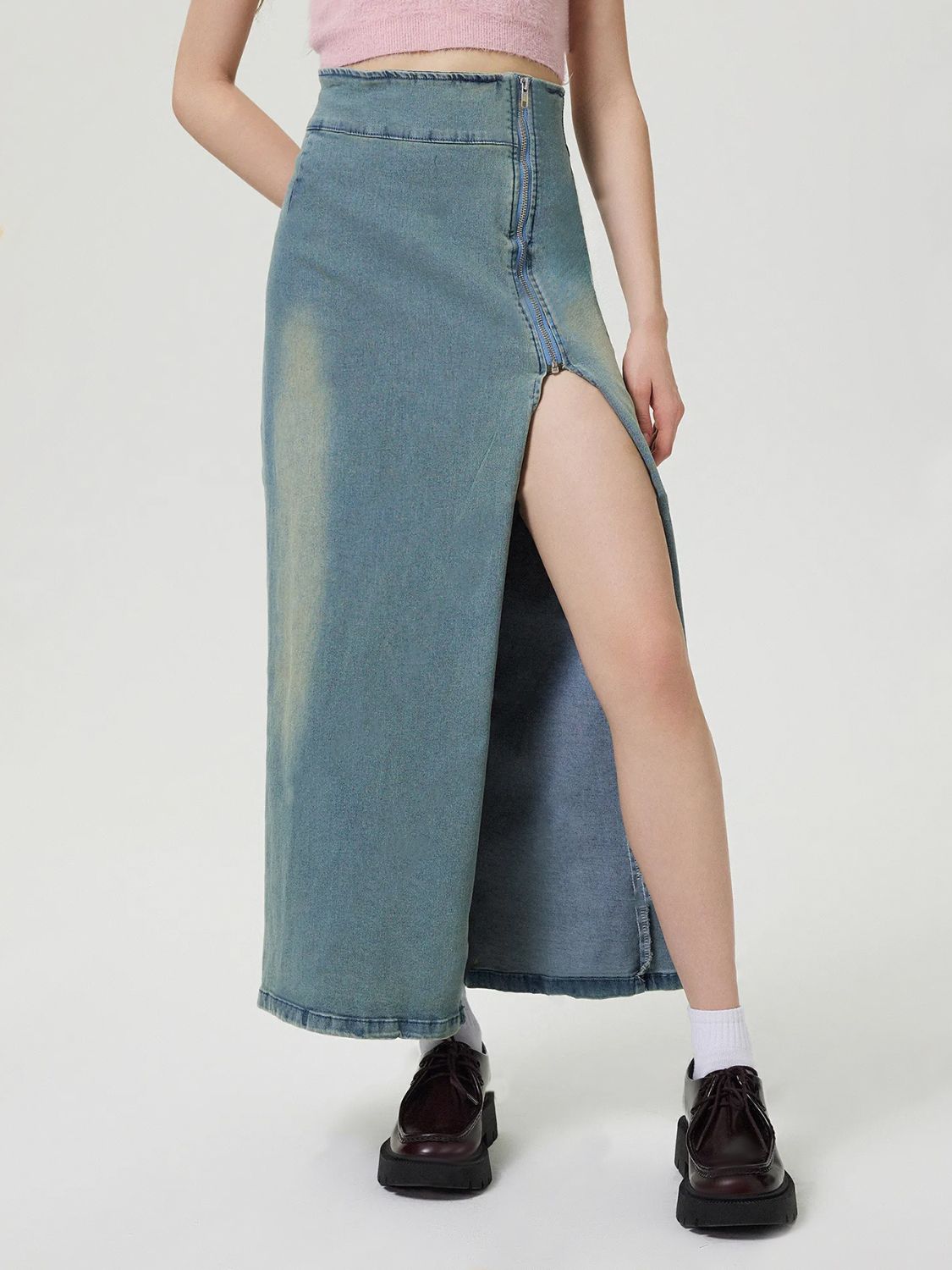 Zippered Slit Denim Mini SkirtJeans & DenimTrendsiGirlyBay100100358371880MediumSShe Wild